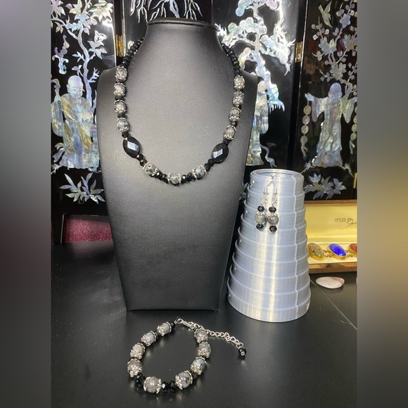 Jewelry - Handmade black labradorite w black onyx and black glass necklace bracelet set